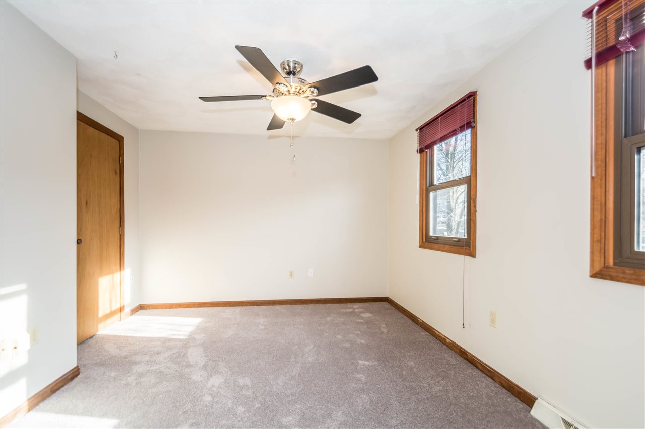 28 Robinhood Road Nashua, NH 03062 - Photo 19 of 30