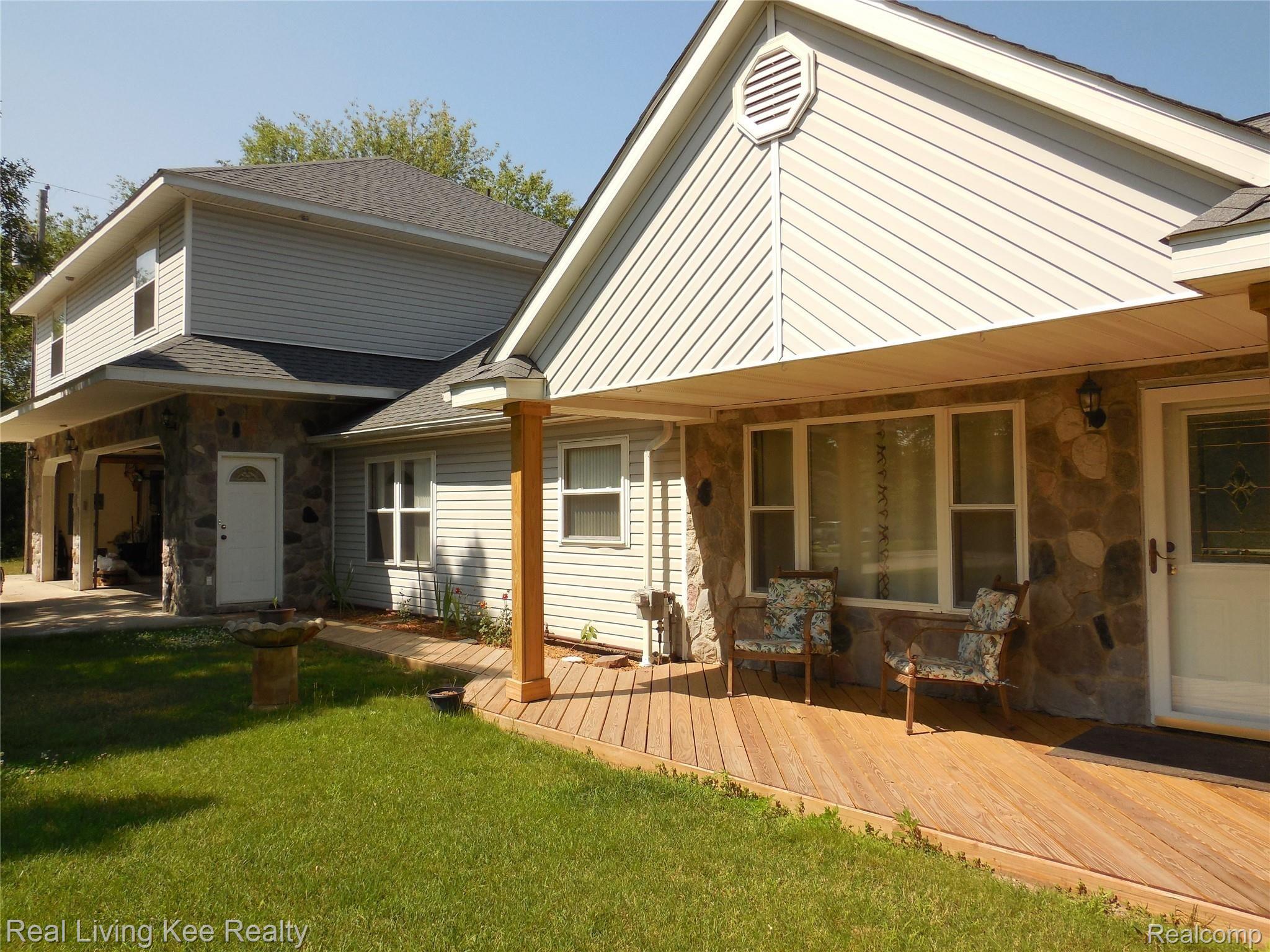 3750 Rohr Road Lake Orion, MI 48359 - Photo 2 of 34 5058E91A-8B08-4A08-8D9D-33FD6C3A172A.jpeg