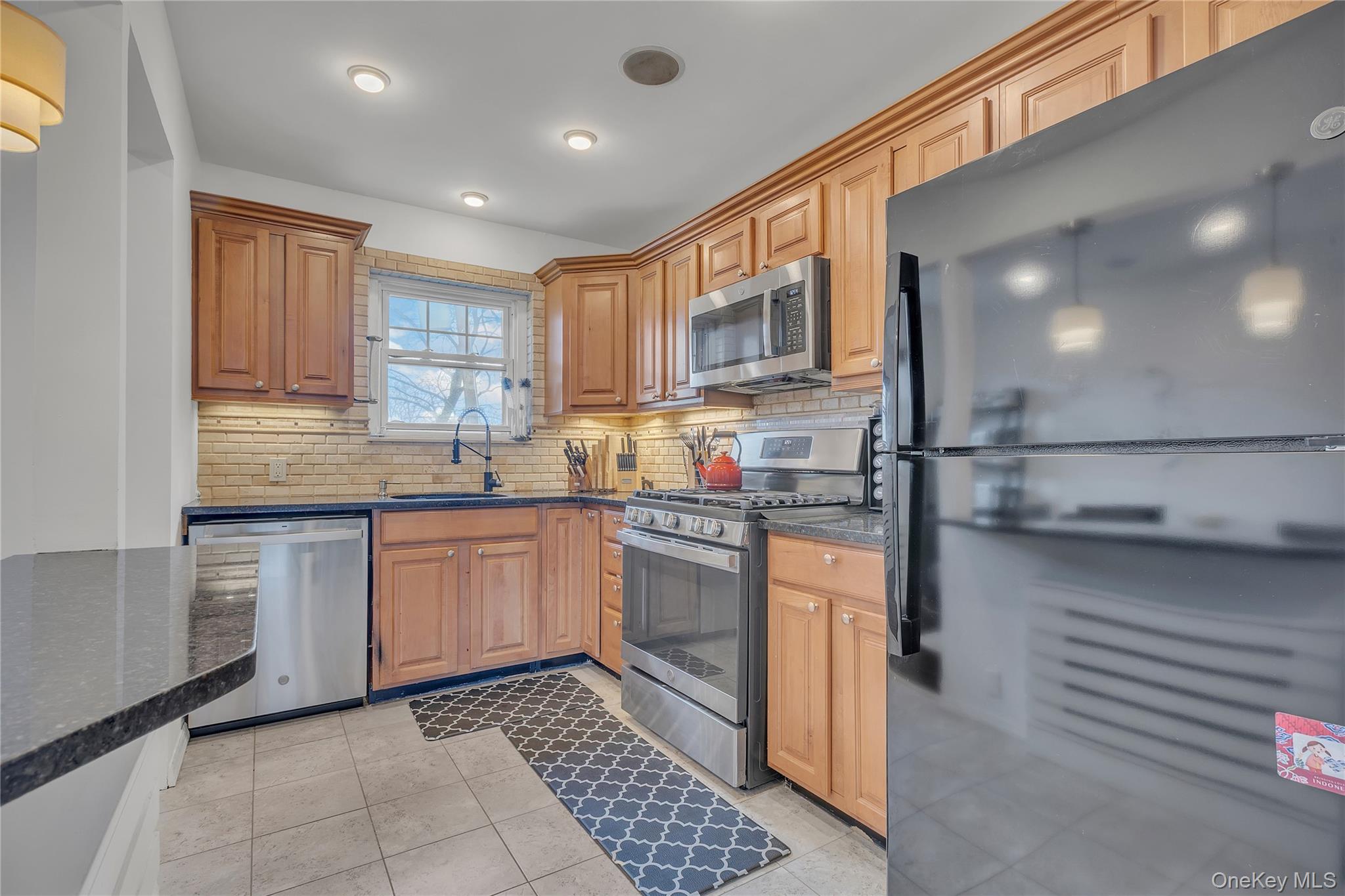 1879 Crompond Road, Unit E4 Peekskill, NY 10566 - Photo 5 of 17