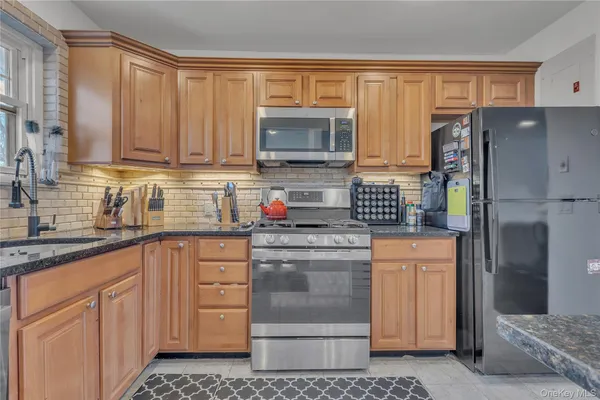 $210,000 | 1879 Crompond Road, Unit E4, Peekskill, NY 10566