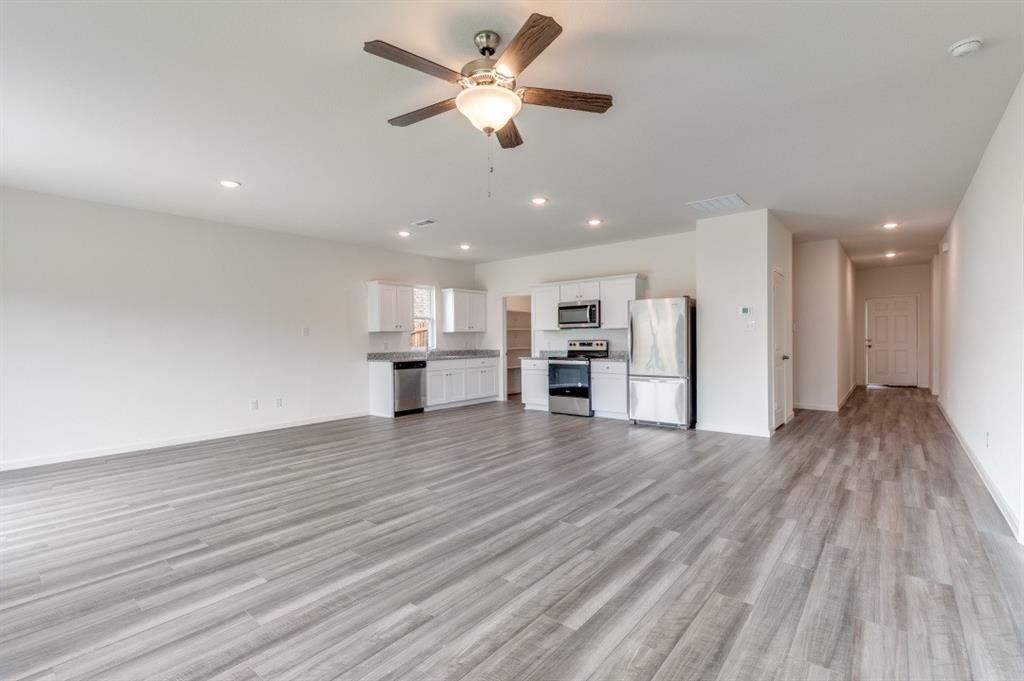 1512 Ancer Way Fort Worth, TX 76052 - Photo 2 of 12