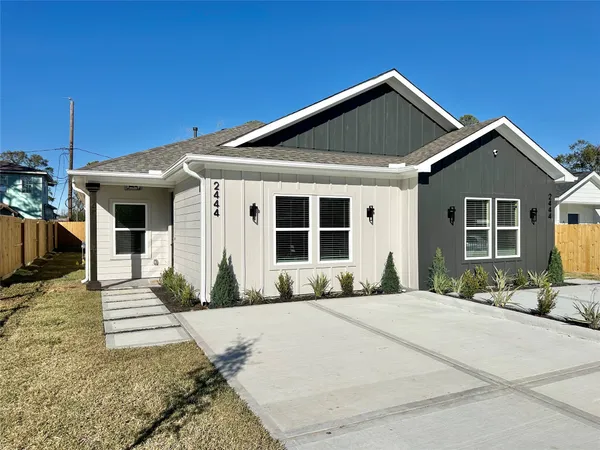 $2,000 | 2444 Carmel Street, Unit A, Houston, TX 77091