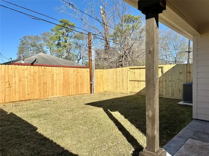 $2,000 | 2444 Carmel Street, Unit A, Houston, TX 77091