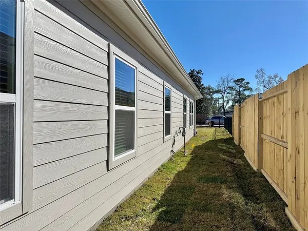 $2,000 | 2444 Carmel Street, Unit A, Houston, TX 77091