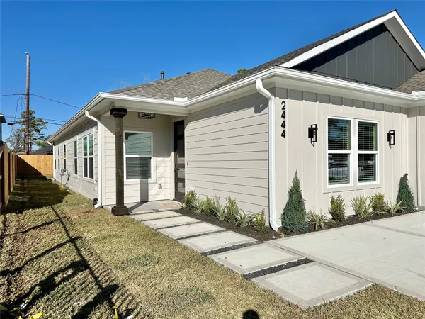 $2,000 | 2444 Carmel Street, Unit A, Houston, TX 77091