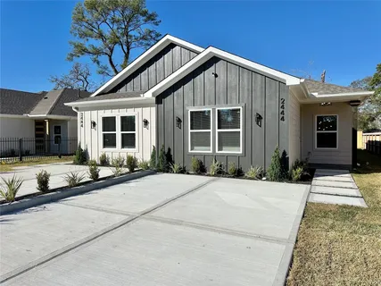 $2,000 | 2444 Carmel Street, Unit A, Houston, TX 77091