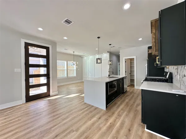 $2,000 | 2444 Carmel Street, Unit A, Houston, TX 77091