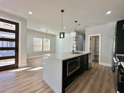 $2,000 | 2444 Carmel Street, Unit A, Houston, TX 77091