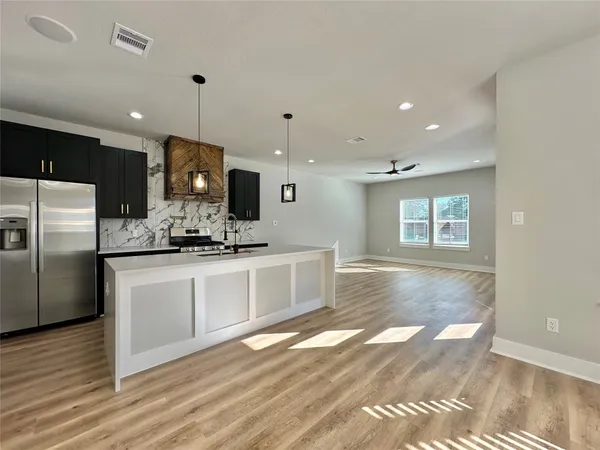 $2,000 | 2444 Carmel Street, Unit A, Houston, TX 77091