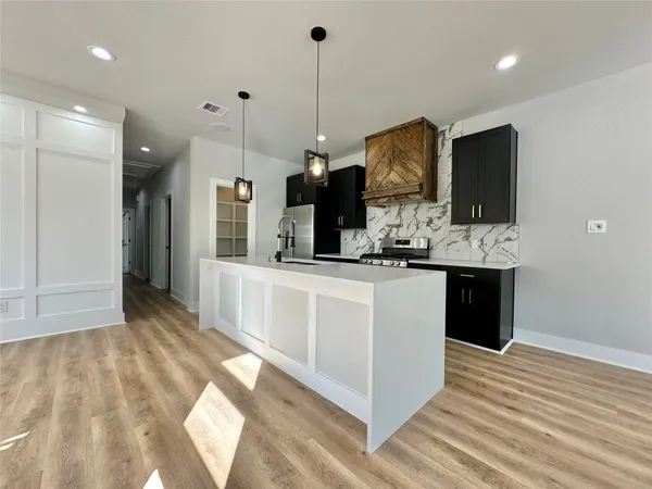 $2,000 | 2444 Carmel Street, Unit A, Houston, TX 77091