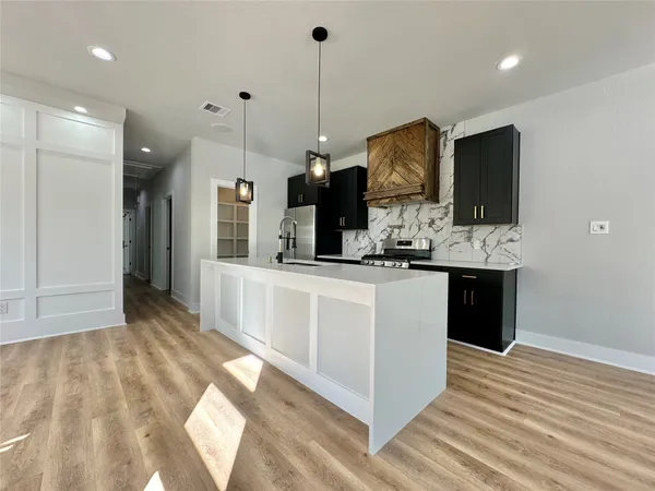 $2,000 | 2444 Carmel Street, Unit A, Houston, TX 77091