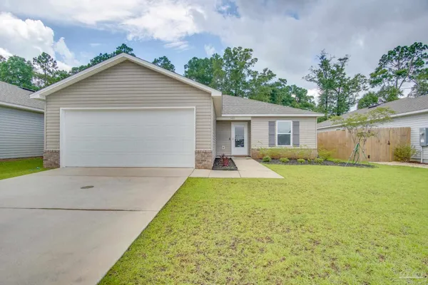 $1,800 | 6421 June Bug Drive, Milton, FL 32583
