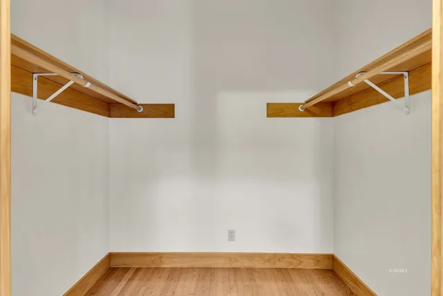 a picture of a bathroom