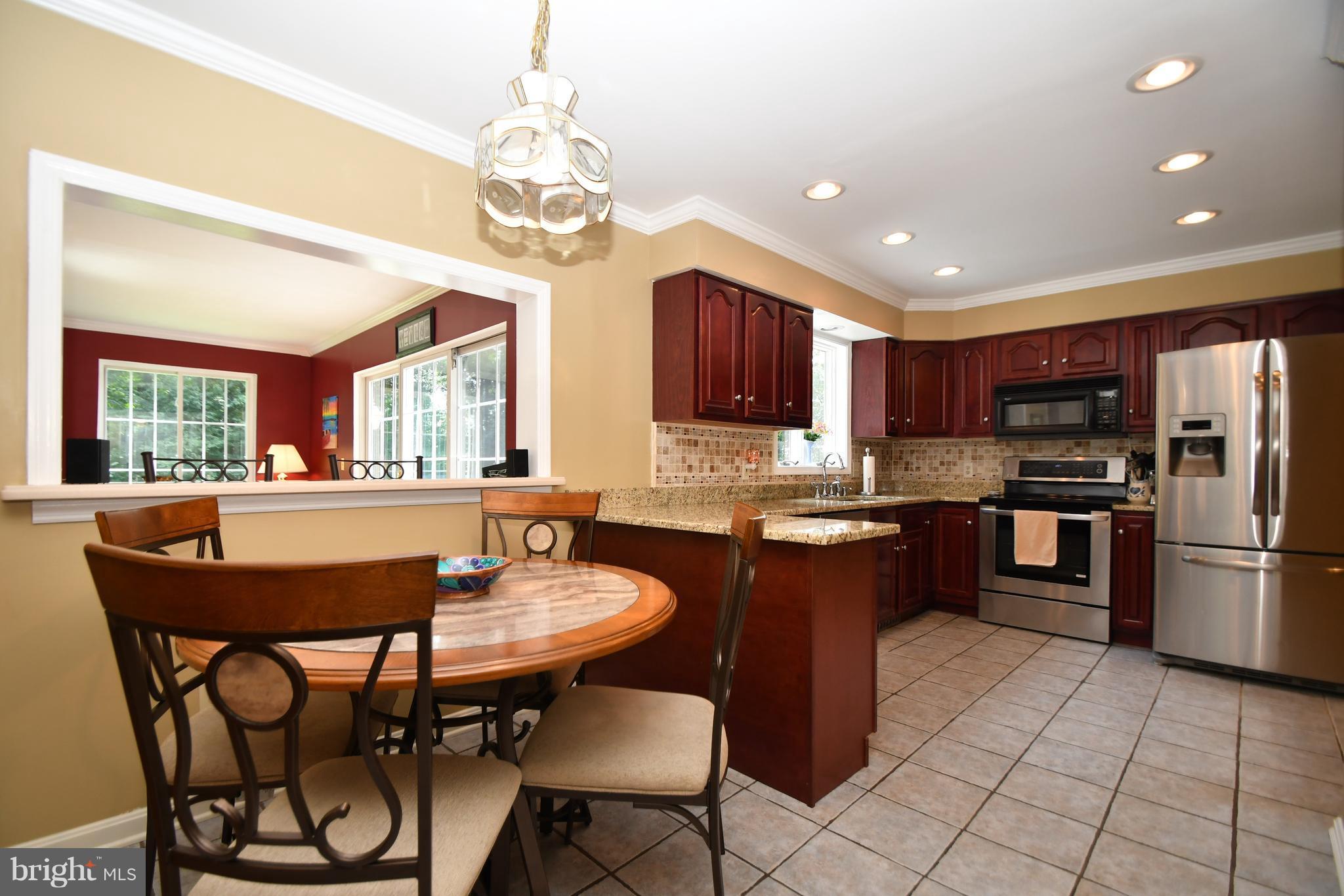 111 Holy Cross Road Street, MD 21154 - Photo 5 of 30 Eat-in Kitchen