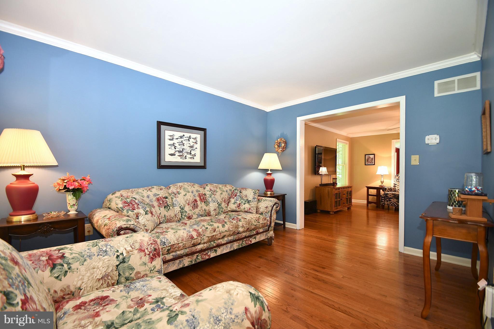 111 Holy Cross Road Street, MD 21154 - Photo 9 of 30 Living Room