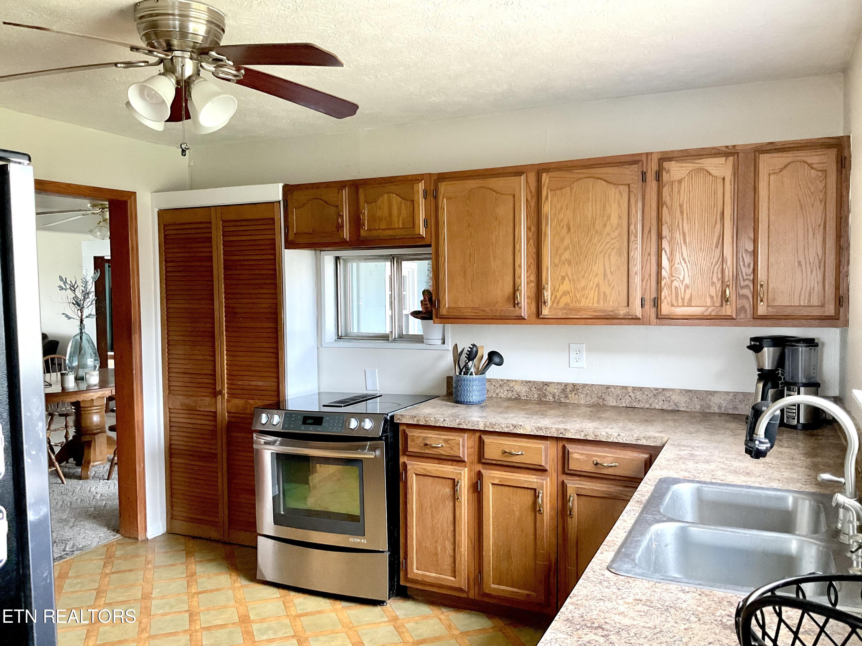 401 Beets Street Clinton, TN 37716 - Photo 11 of 30 Kitchen from Dining