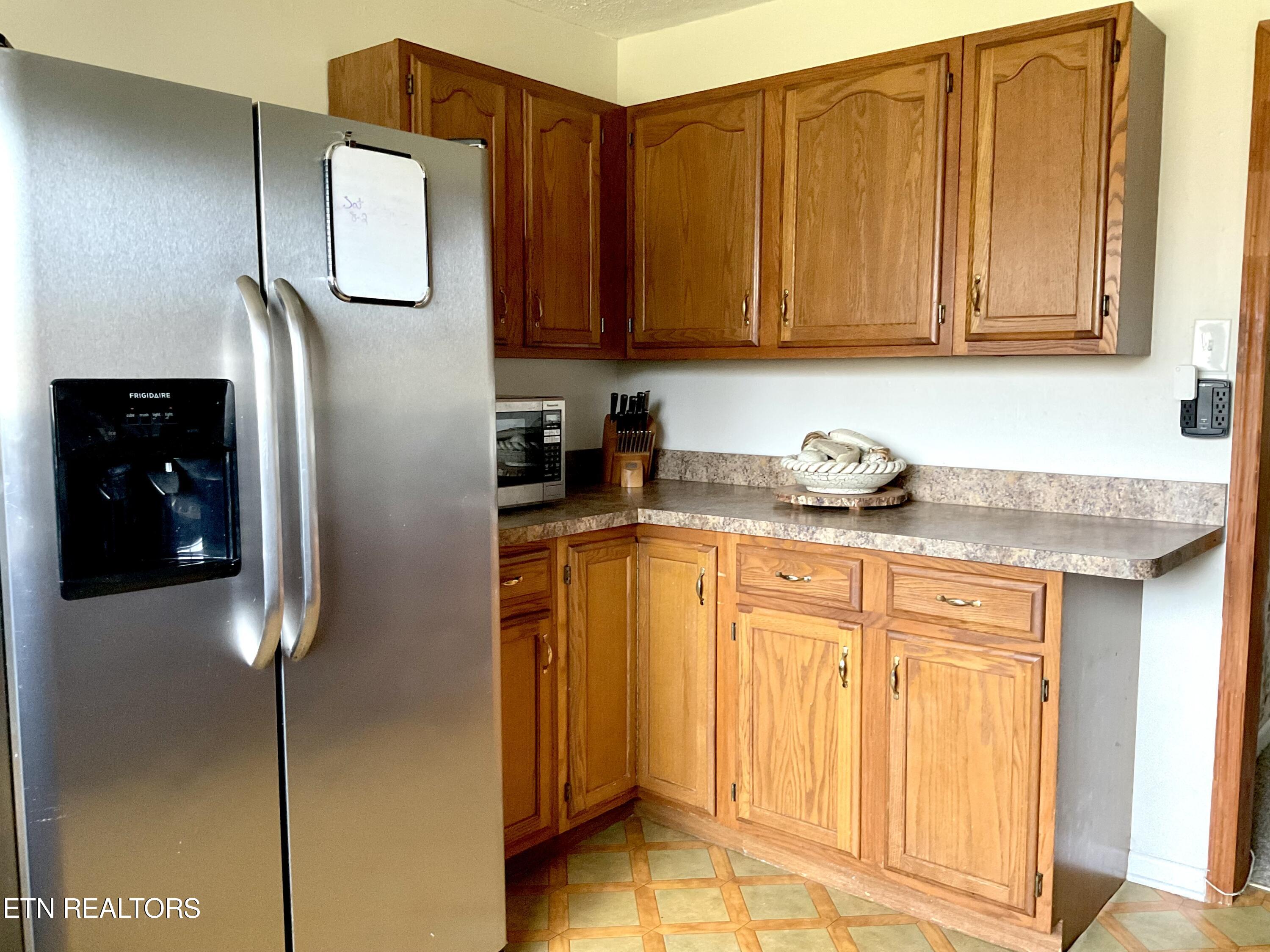 401 Beets Street Clinton, TN 37716 - Photo 13 of 30 Lots of Counter space/Cabinets
