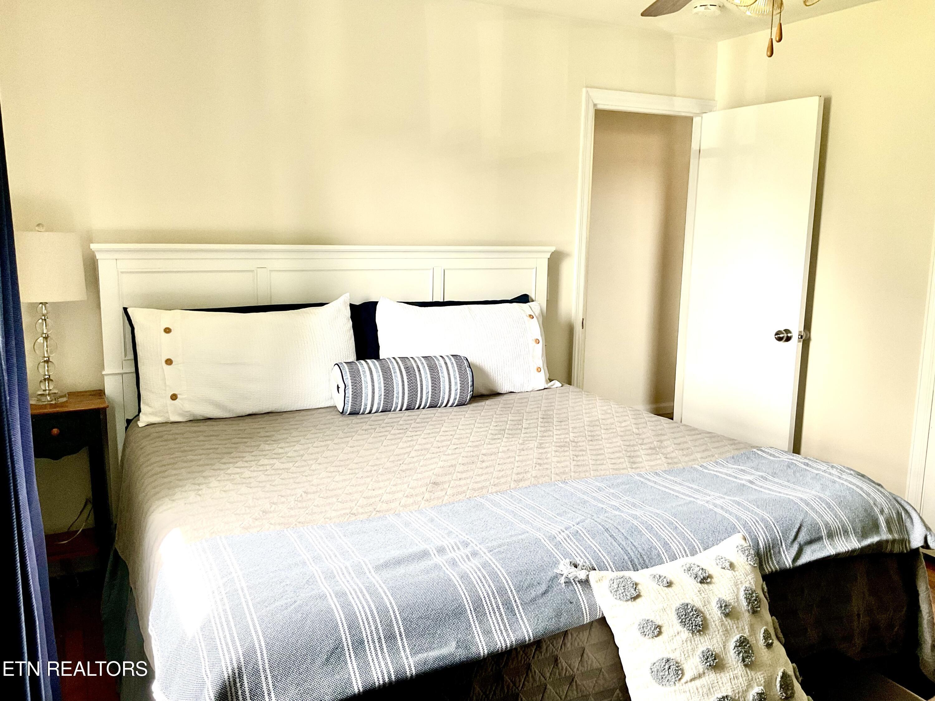 401 Beets Street Clinton, TN 37716 - Photo 17 of 30 Owners Bedroom