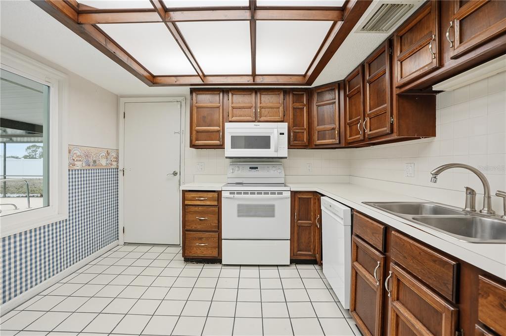 12156 Deep Creek Drive Spring Hill, FL 34609 - Photo 10 of 45