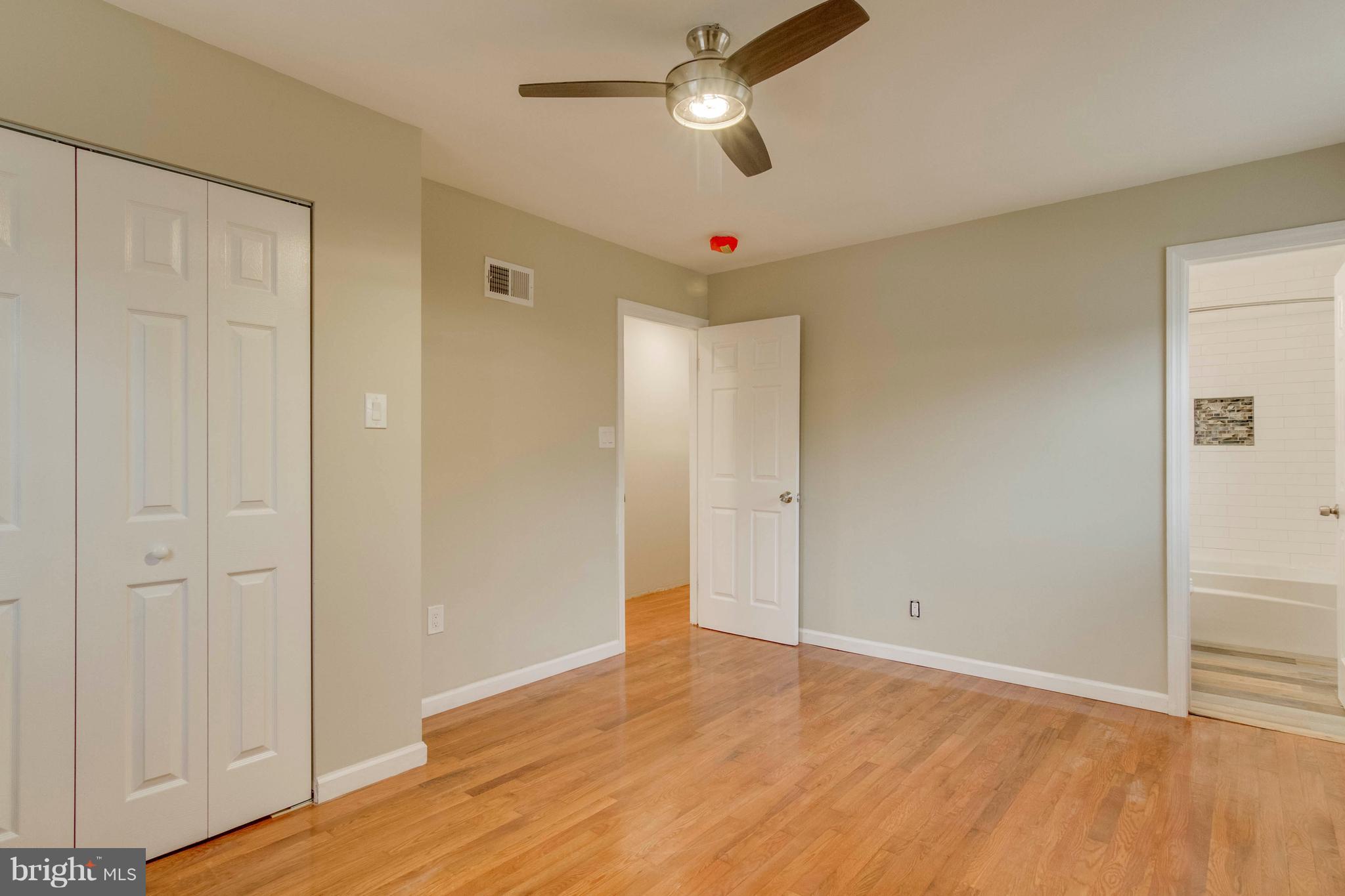 13405 Kingsman Road Woodbridge, VA 22193 - Photo 14 of 42 Master Bedroom Upper Level with Full Bath