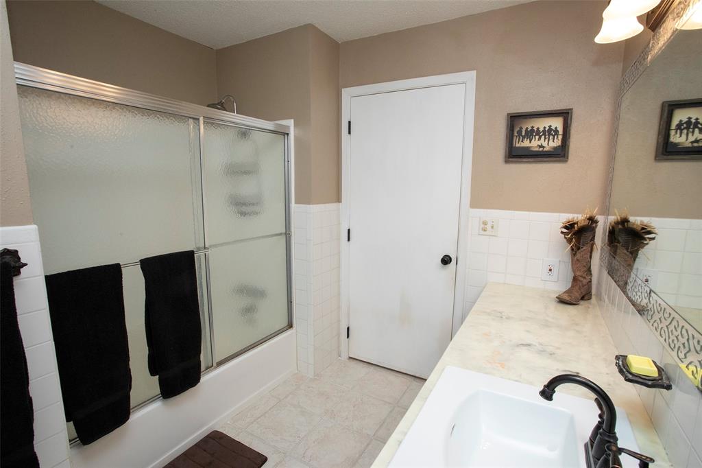 1665 Highway 380 Graham, TX 76450 - Photo 20 of 33
