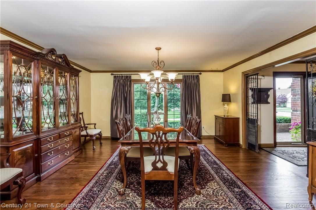 545 Sunlight Drive Rochester, MI 48309 - Photo 15 of 68 015-Dining_Room-4533631-large.jpg