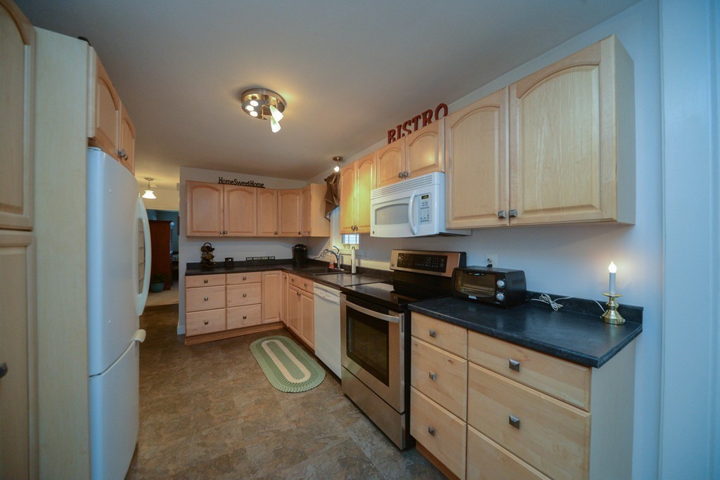 61 Ridge Road Marlborough, MA 01752 - Photo 2 of 29 Gallery Image 2