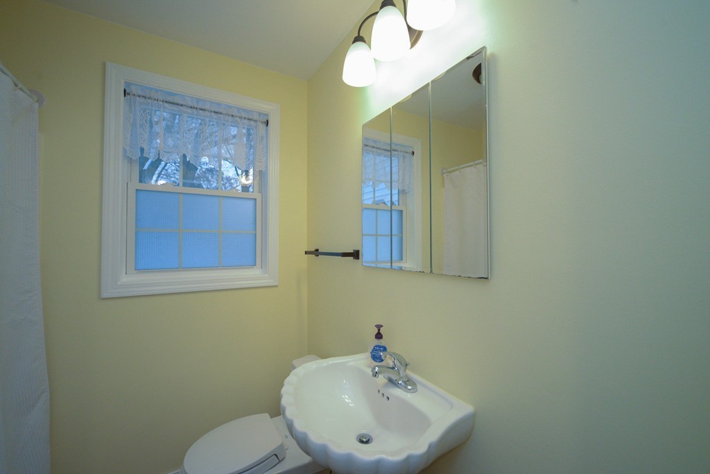 61 Ridge Road Marlborough, MA 01752 - Photo 24 of 29 Gallery Image 24