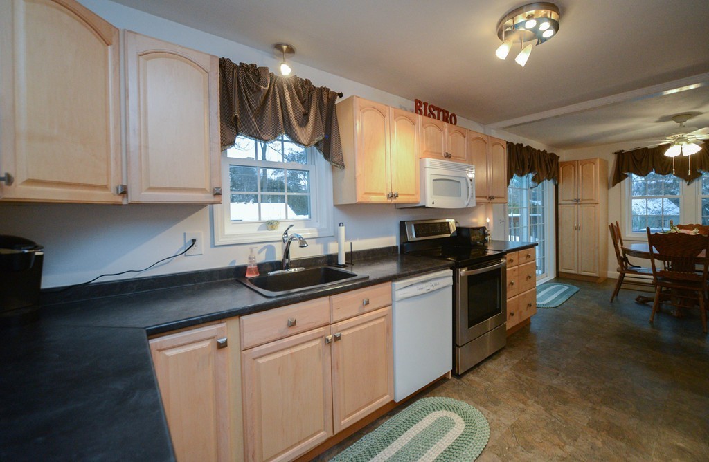 61 Ridge Road Marlborough, MA 01752 - Photo 3 of 29 Gallery Image 3