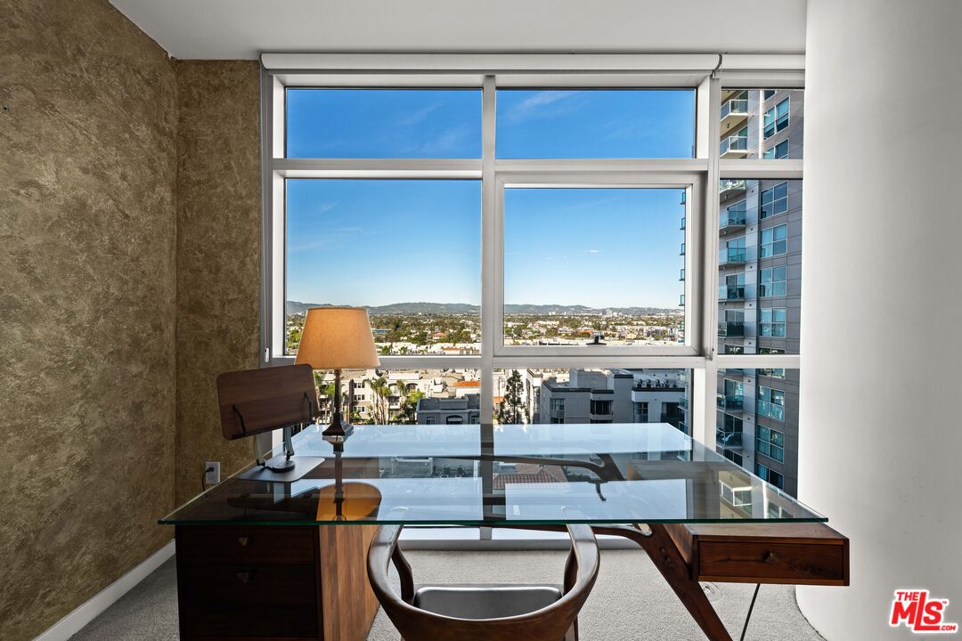 13700 Marina Pointe Drive, Unit 1007 Marina del Rey, CA 90292 - Photo 19 of 53 a living room with furniture