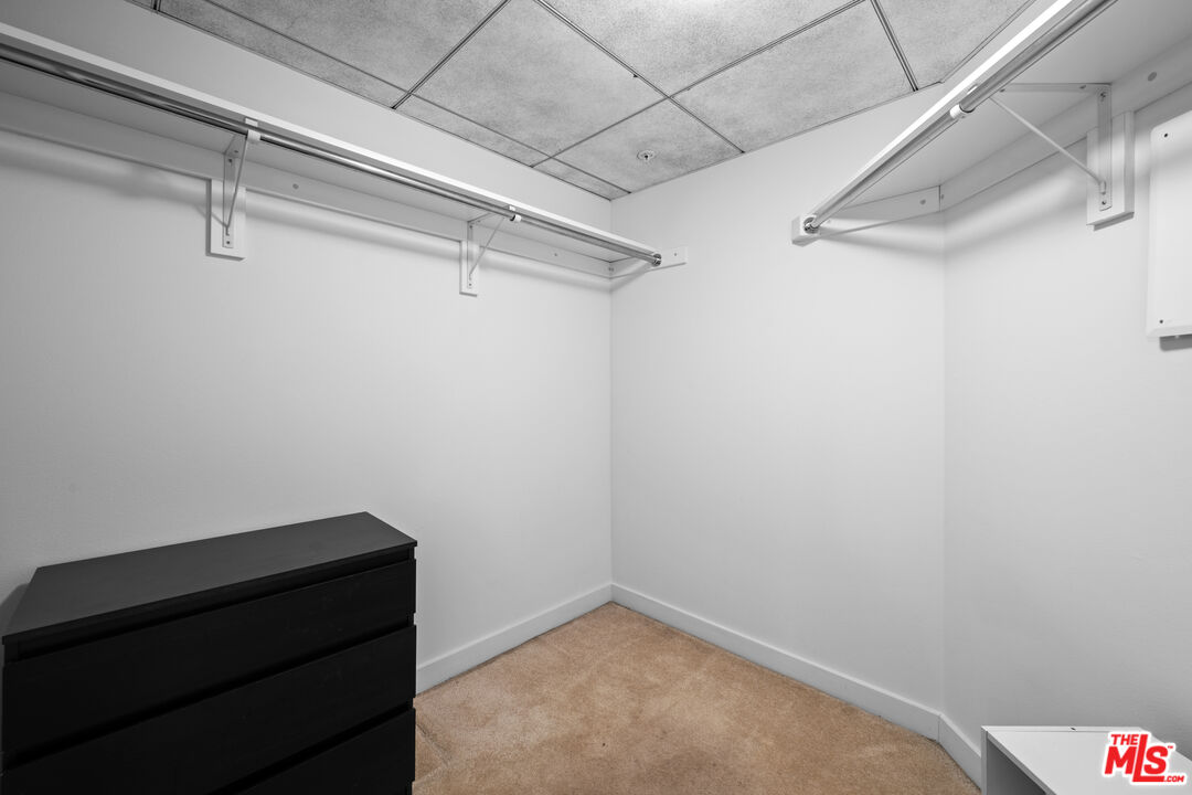 13700 Marina Pointe Drive, Unit 1007 Marina del Rey, CA 90292 - Photo 25 of 53 a view of small space