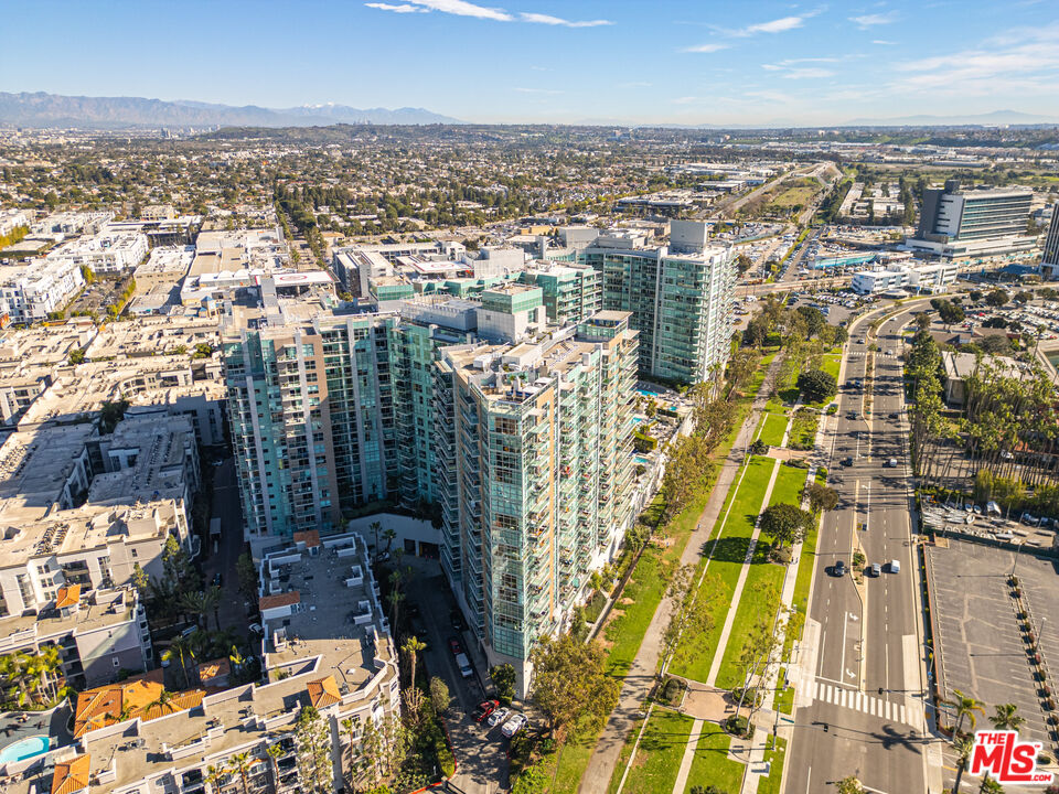 13700 Marina Pointe Drive, Unit 1007 Marina del Rey, CA 90292 - Photo 49 of 53