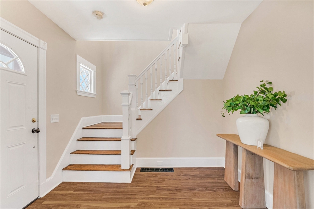 7 Prospect Street Saugus, MA 01906 - Photo 3 of 29