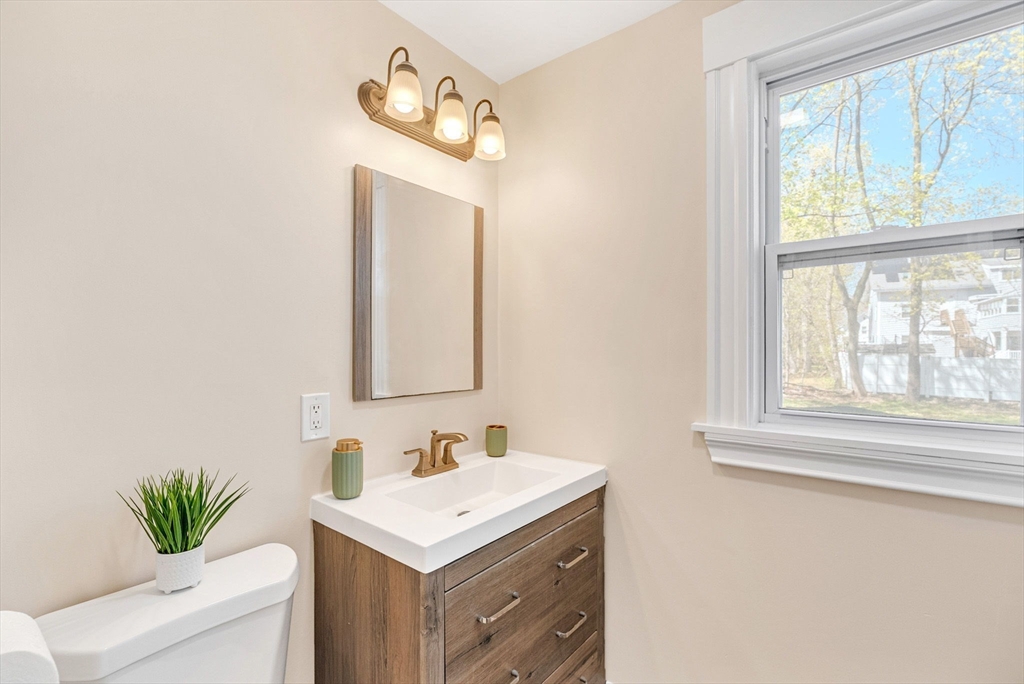 7 Prospect Street Saugus, MA 01906 - Photo 10 of 29