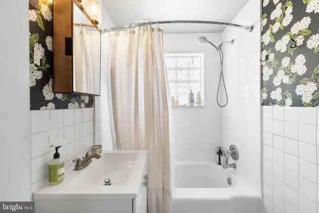 $529,000 | 541 Woodside Avenue, Berwyn, PA 19312