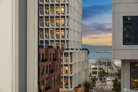 $1,029,000 | 1000 3rd Street, Unit 720, San Francisco, CA 94158