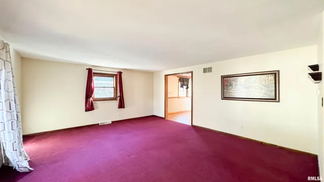 $240,000 | 7103 North Manning Drive, Peoria, IL 61614