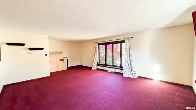 $240,000 | 7103 North Manning Drive, Peoria, IL 61614