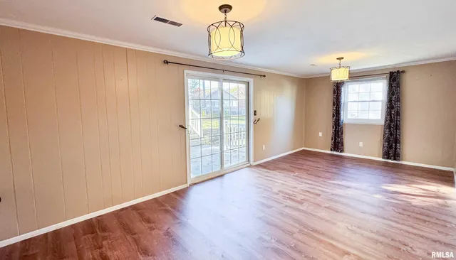 $240,000 | 7103 North Manning Drive, Peoria, IL 61614