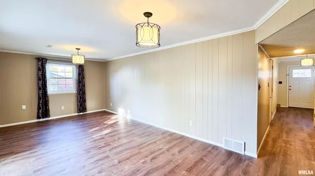 $240,000 | 7103 North Manning Drive, Peoria, IL 61614