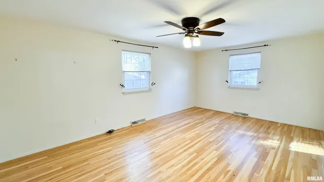 $240,000 | 7103 North Manning Drive, Peoria, IL 61614