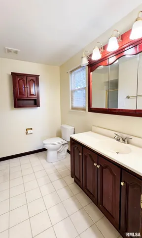 $240,000 | 7103 North Manning Drive, Peoria, IL 61614