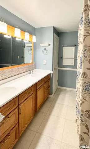 $240,000 | 7103 North Manning Drive, Peoria, IL 61614