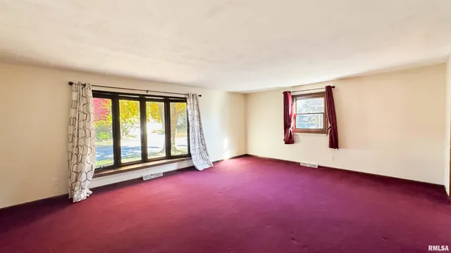 $240,000 | 7103 North Manning Drive, Peoria, IL 61614