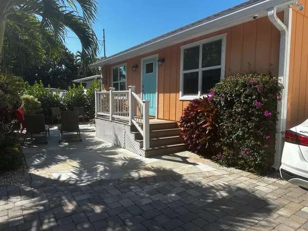 $4,950 | 323 Northeast 7th Avenue, Unit B, Delray Beach, FL 33483