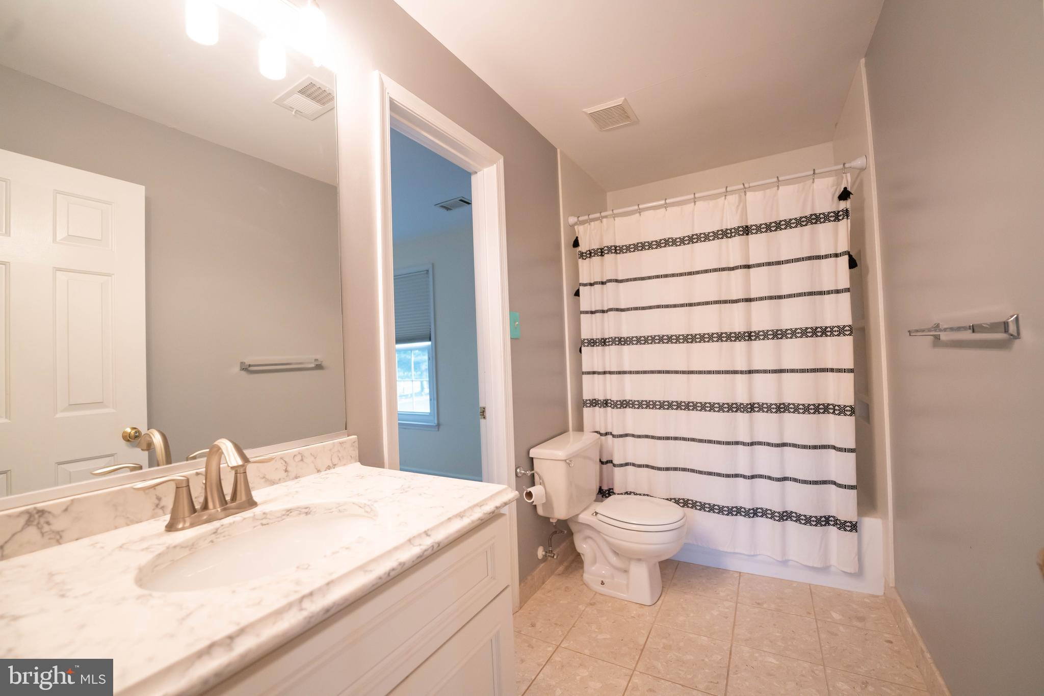 115 Troon Circle Mount Airy, MD 21771 - Photo 18 of 40 upstairs hall bath