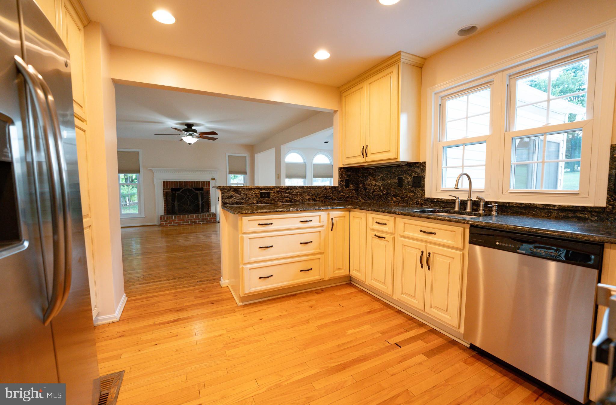 115 Troon Circle Mount Airy, MD 21771 - Photo 6 of 40 refreshed kitchen with SS appliances