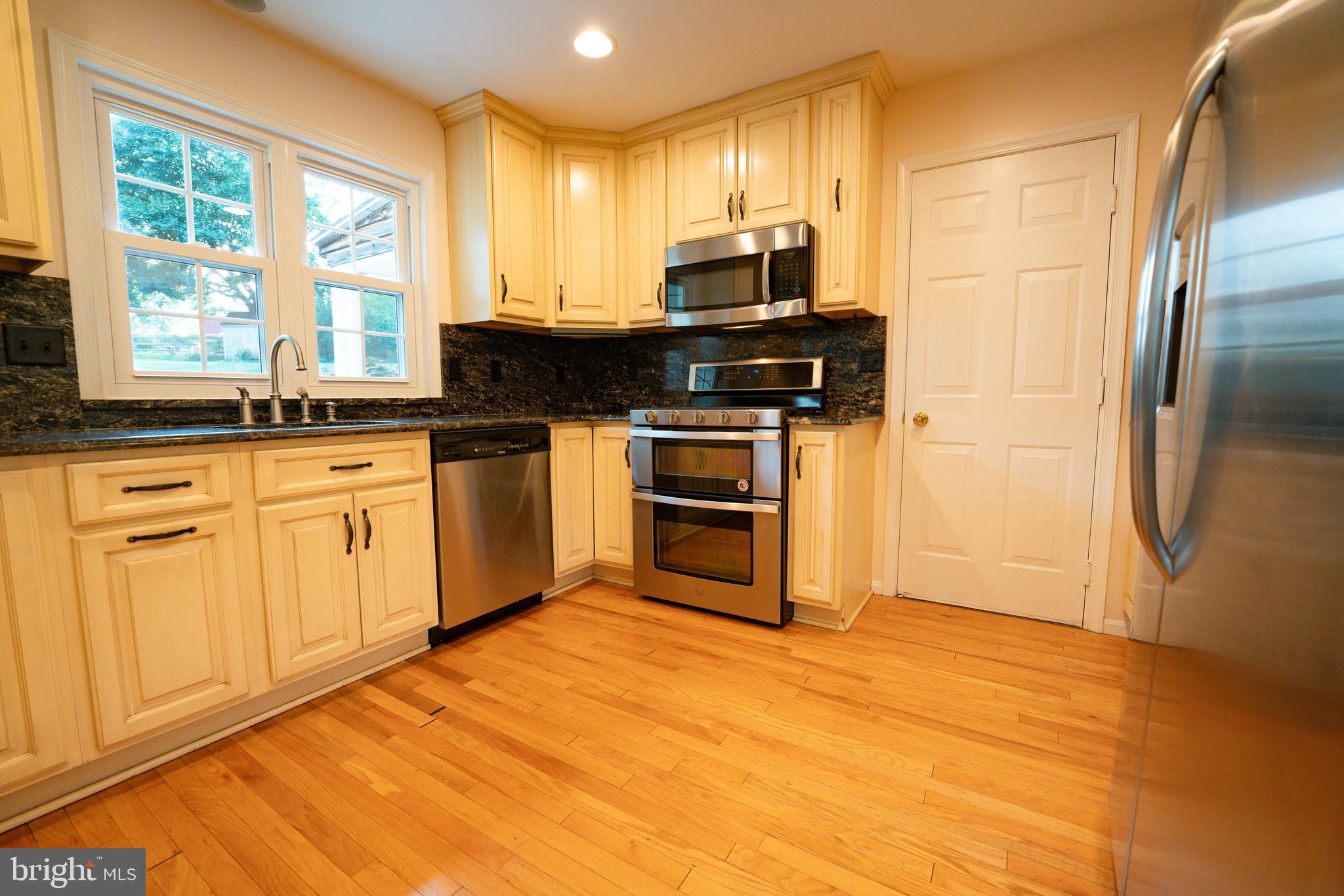 115 Troon Circle Mount Airy, MD 21771 - Photo 7 of 40 ample cabinet space in kitchen