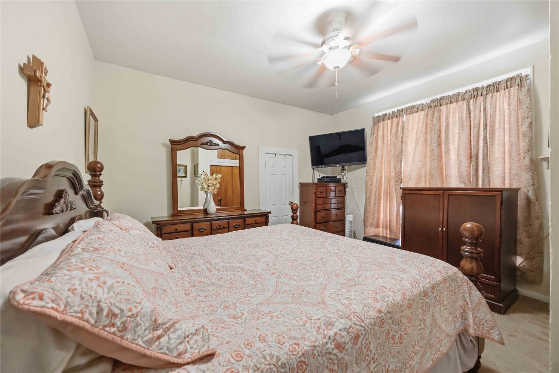 1409 Morris Street Houston, TX 77009 - Photo 15 of 26 Primary bedroom