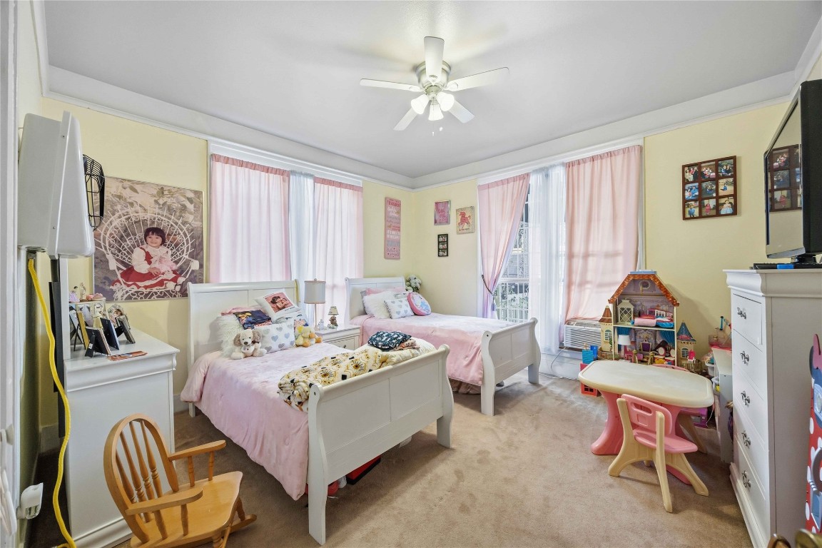 1409 Morris Street Houston, TX 77009 - Photo 16 of 26 Spacious secondary bedroom